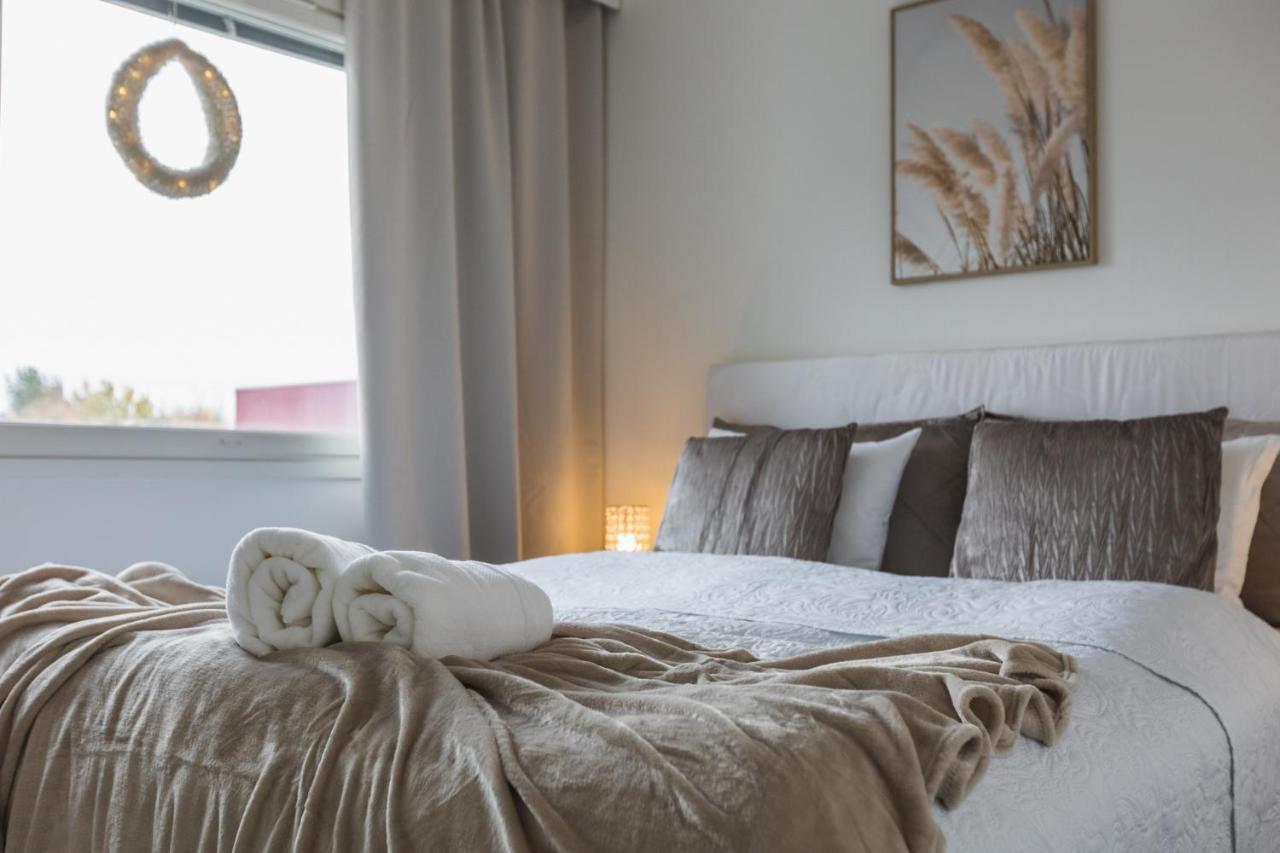 Penthouse With Sauna - King Size Bed - Free Wifi! ロヴァニエミ エクステリア 写真